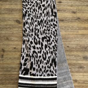 NWOT Calvin Klein Women's Leopard Jacquard Scarf